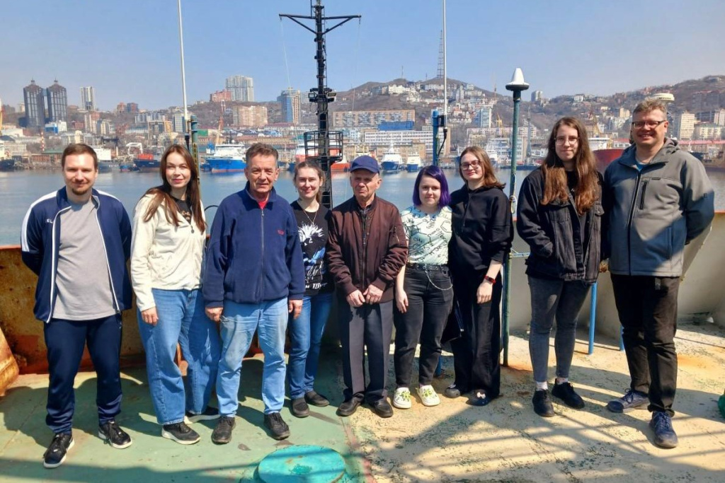 Учёные ФИЦ ИнБЮМ исследуют состояние коралловых рифов в акватории Вьетнама