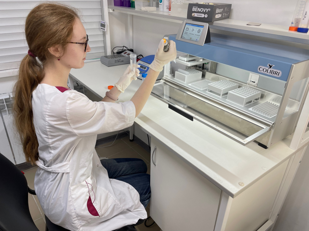 Автоматическая станция для выделения нуклеиновых кислот Colibri (Синтол Россия).jpeg